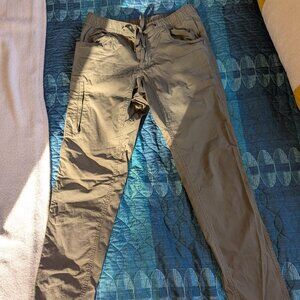 The Bylt Pant - Medium - Olive